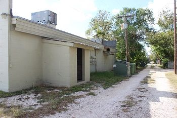 410 E Broadway St, Cuero, TX 77954